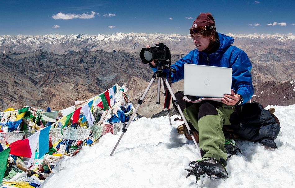 Фотограф Алексей Заводский на вершине Сток Кангри (6132 м). Ладакх. Север Индии