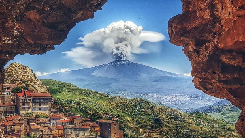 11 марта 1669 года Этна похоронила под лавой и пеплом около 50 тысяч человек 