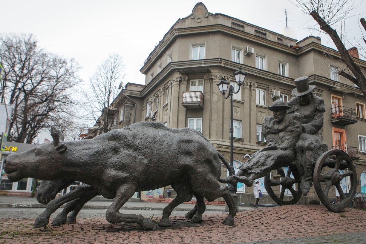 Во Владикавказе установили второй памятник Александру Пушкину