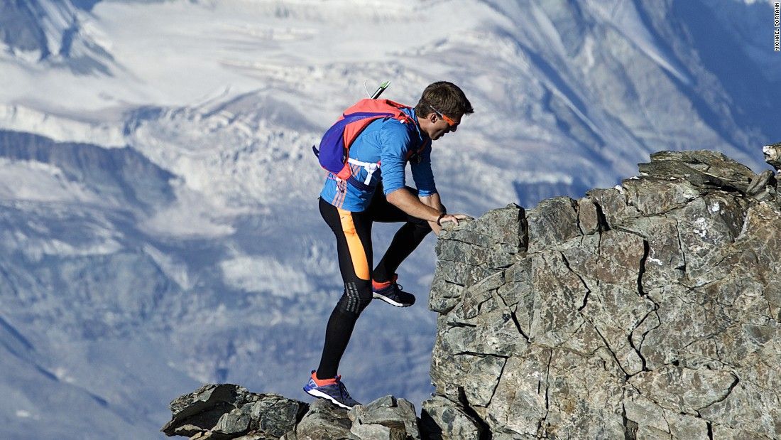Бегом по Альпам. Швейцарец покорил пять альпийских вершин всего за восемь часов