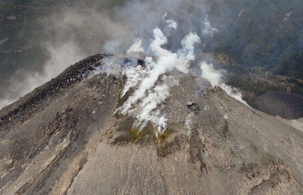На Курильских островах «задышали» два вулкана – Сноу и Чиринкотан