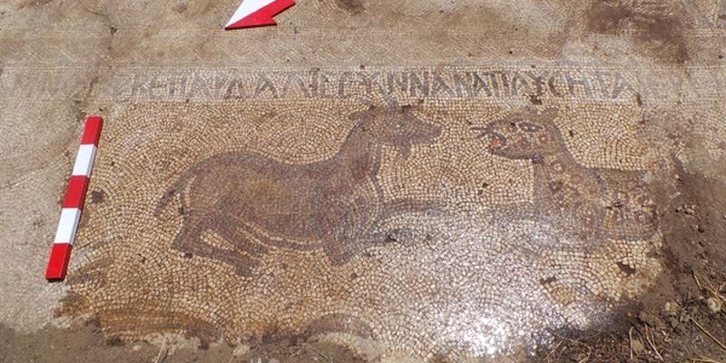 Древняя мозаика с библейскими текстами найдена во время раскопок на юге Турции