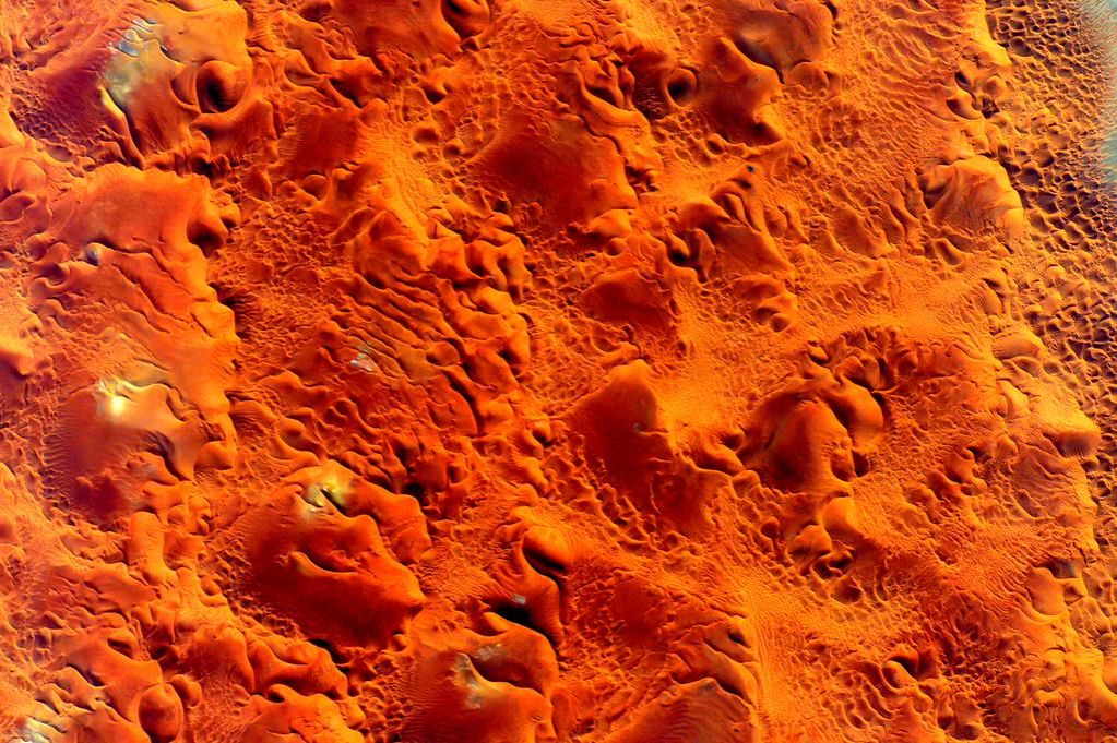 Искусство Земли от Скотта Келли: новые снимки Гималаев и Сахары с МКС