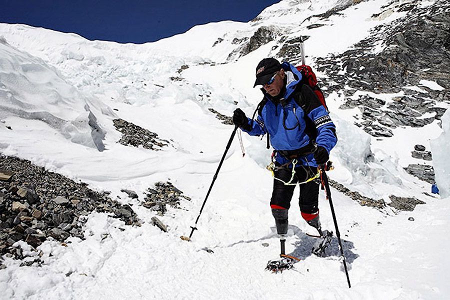 Инвалидам намерены запретить подниматься на Эверест