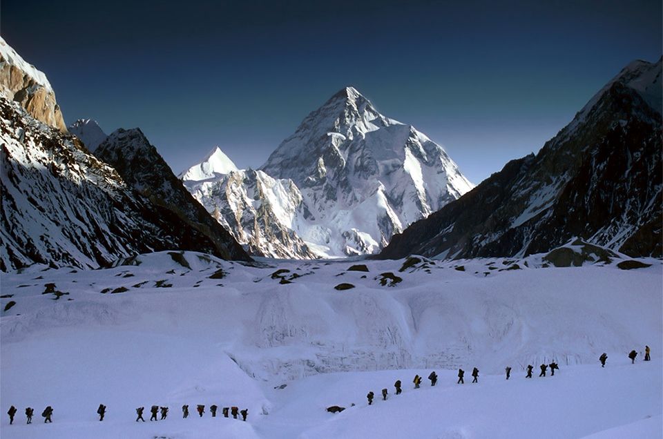 Гора К2 - вторая по высоте вершина мира (8 164 метра над уровнем моря), всего на 240 метров ниже Эвереста