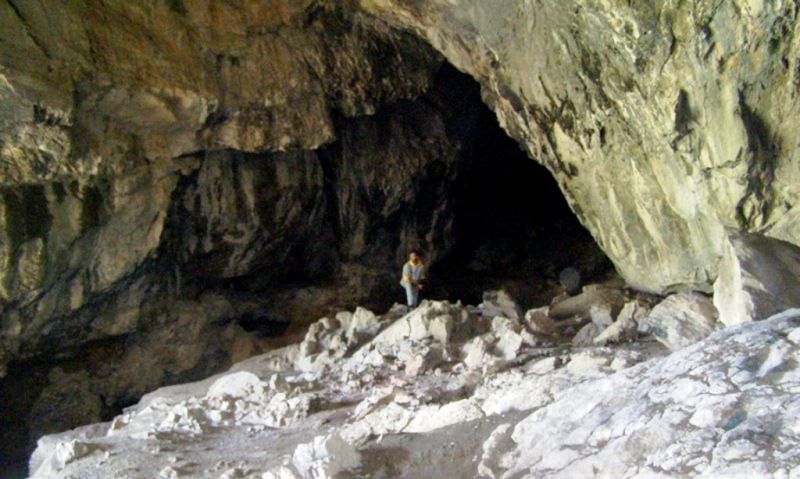 Пещера Сель-Унгур в Киргизии