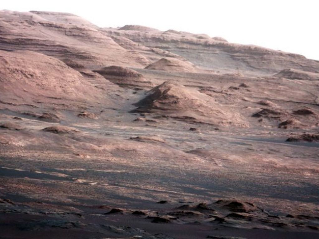 Curiosity сделал панорамный снимок окаменелых дюн Марса
