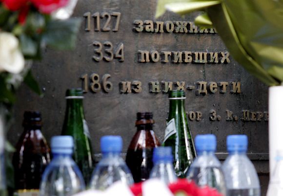 В Карачаево-Черкесии школьники написали стихи в память о жертвах теракта в Беслане