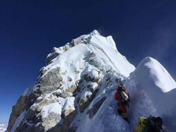 После землетрясений альпинистам стало легче подниматься на вершину Эвереста 