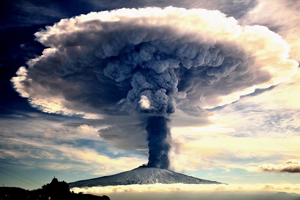 1 место – Впечатляющее извержение вулкана Этна, Чезаро, Италия