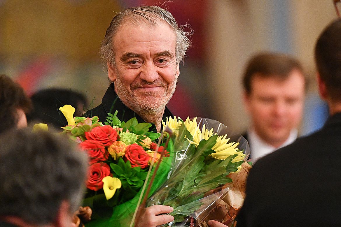 Маэстро Валерий Гергиев принимает поздравления с юбилеем
