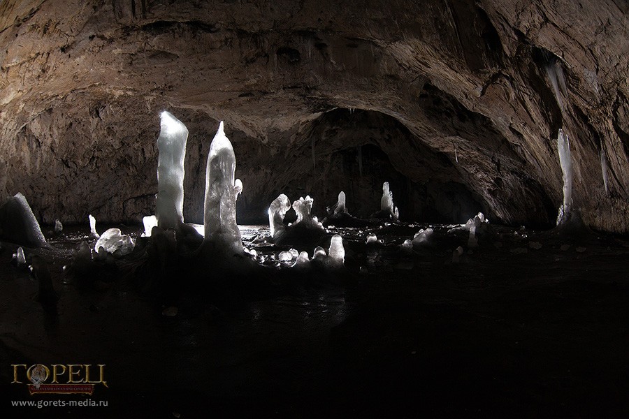 Причудливые фигуры, живущие в Аскинской ледяной пещере