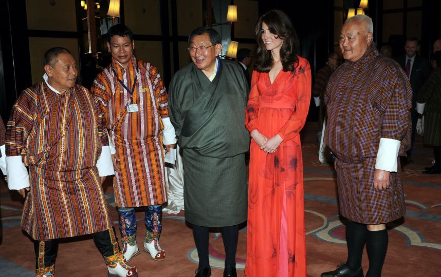 Кейт Миддлтон и принц Уильям посетили монастырь в Гималаях