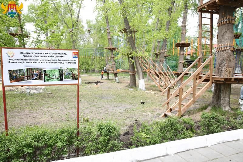 Веревочный парк для любителей экстрима монтируют в Махачкале