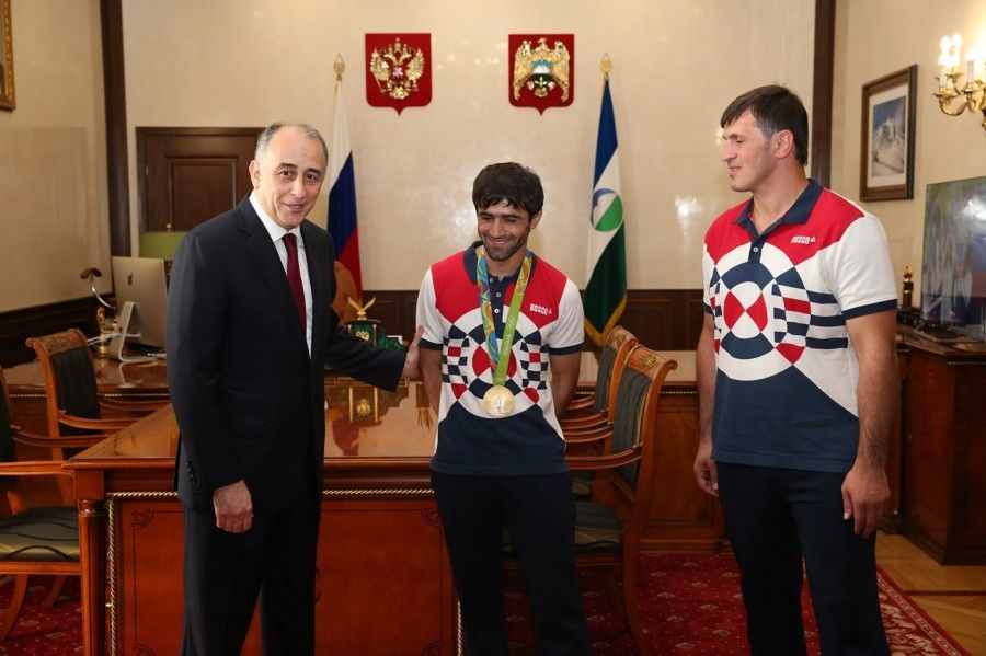 Глава КБР поздравил олимпийского чемпиона Мудранова с победой 
