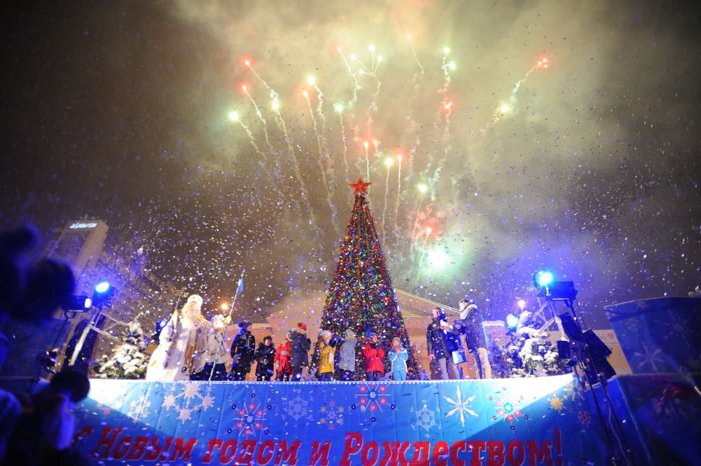 Дед Мороз Ставрополья зажег огни на главной елке края