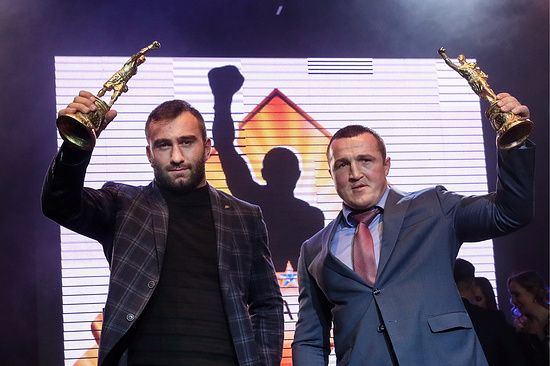 Поединок Гассиева с Лебедевым признан лучшим боем года 