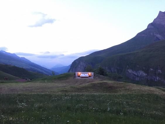 Туристам понравился отель без стен в Альпах