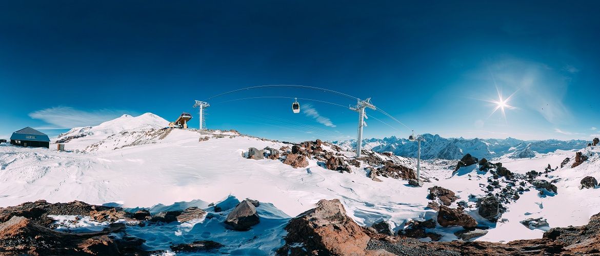 На Эльбрусе продолжается горнолыжный сезон