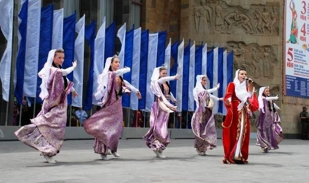 Танцоры из Шри-Ланки и Мексики приехали на фестиваль «Горцы» в Дагестан 