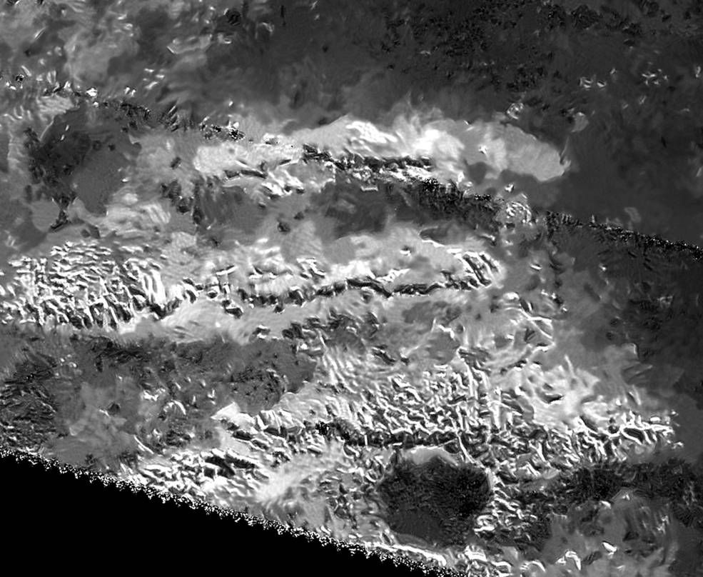 Снимок самой высокой горы Титана показало NASA
