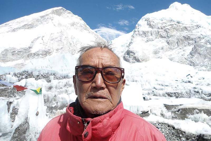 85-летний непалец решил покорить Эверест