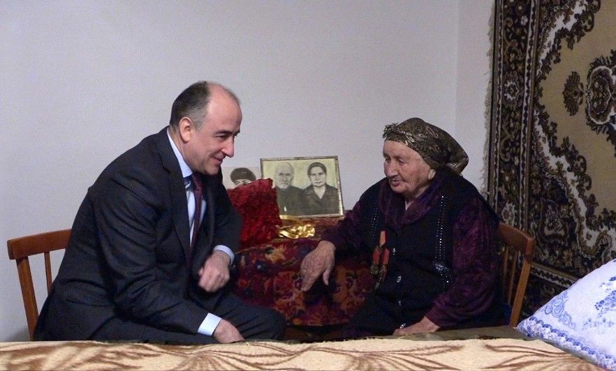 Глава КБР поздравил с 8 марта 127-летнюю долгожительницу 
