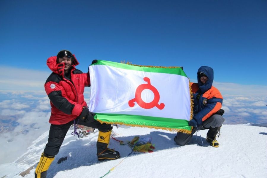 Альпинист из Ингушетии с первой попытки покорил Эверест