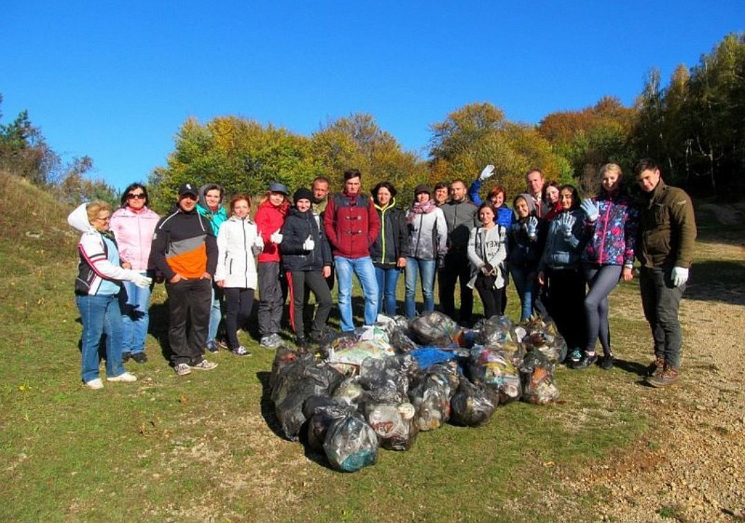 Волонтеры собрали больше 200 кг мусора на горе Демерджи